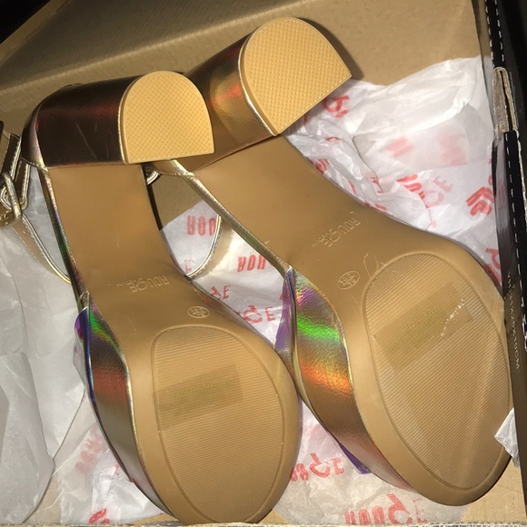 ROUGE Shiny Iridescent Ankle Strap Platform Heels - Picture 6 of 8